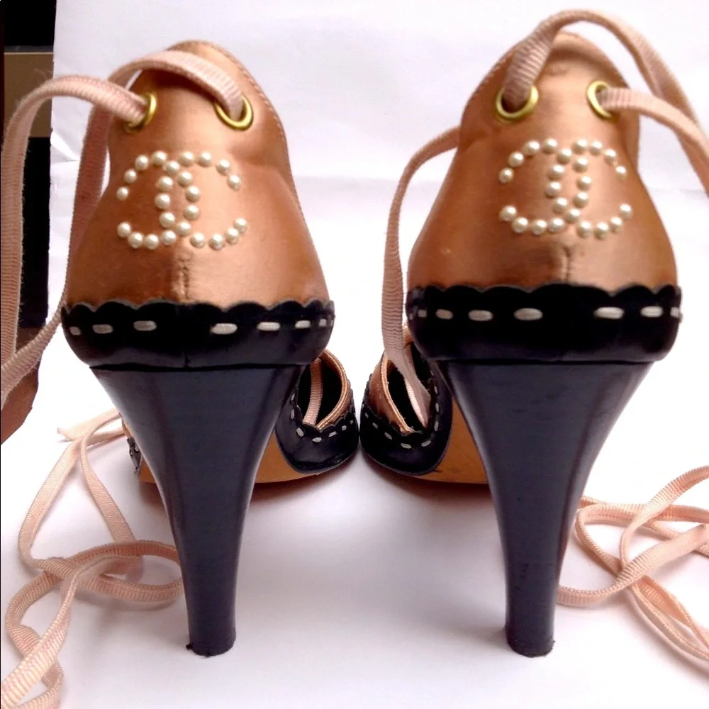 CHANEL Vintage Cloth Heels